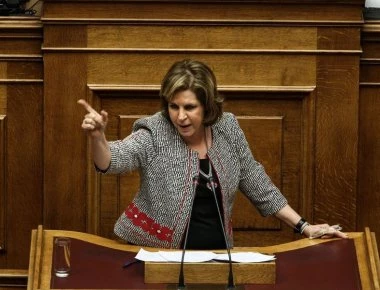 Χριστοφιλοπούλου: Οι ευθύνες ανήκουν στον κ.Τσίπρα και ας τις έριξαν στους αρχηγούς των Σωμάτων Ασφαλείας